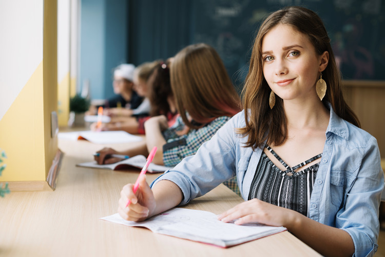 成(chéng)都(dōu)中考前職高學(xué)校到中學(xué)招生(成(chéng)都(dōu)中考職高錄取線)